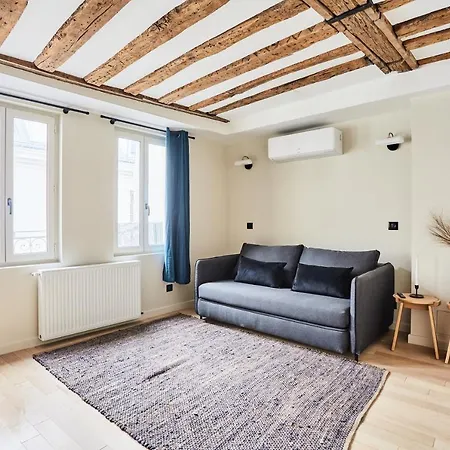 Center Of By Prestige Paris