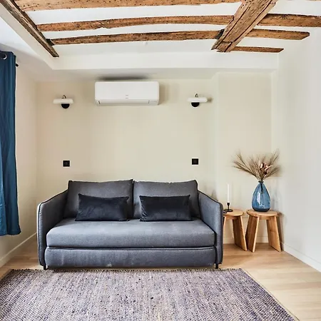 Center Of By Prestige