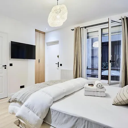 Center Of By Prestige Paris