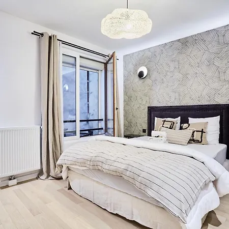 Apartment Center Of By Prestige Paris