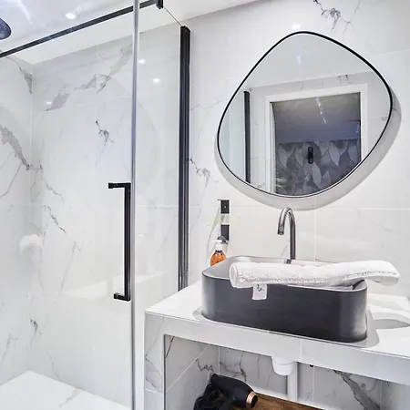 Center Of By Prestige * Paris