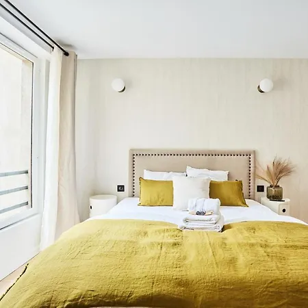 Center Of By Prestige * Paris