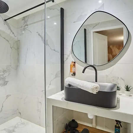 Center Of By Prestige * Paris