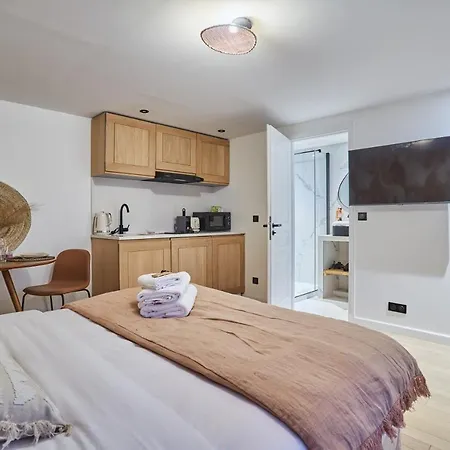 Center Of By Prestige Paris