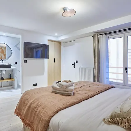 Center Of By Prestige