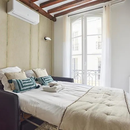 Center Of By Prestige Paris