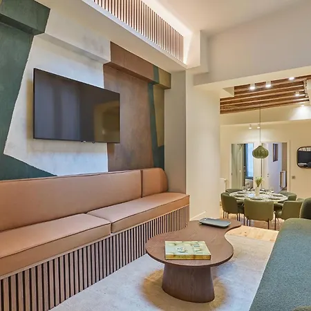 Center Of By Prestige Paris