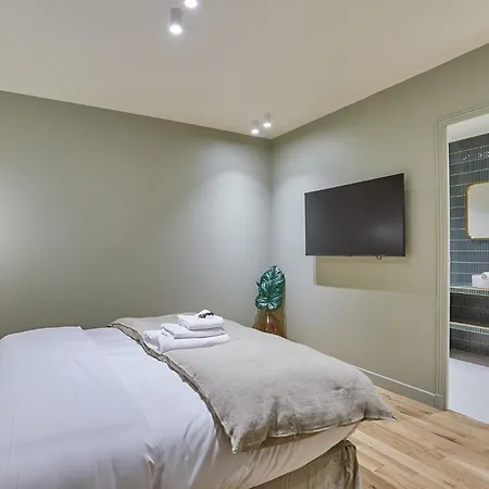 Center Of By Prestige Paris